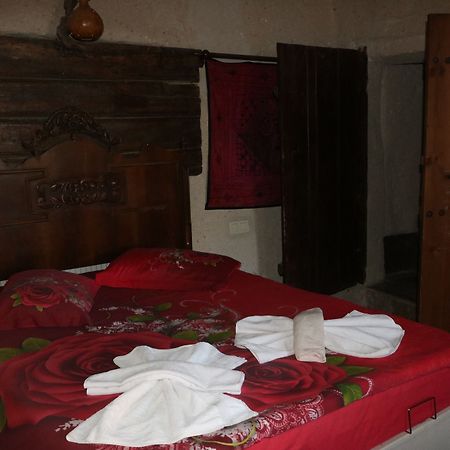 Crazy Horse Pension Ortahisar ภายนอก รูปภาพ