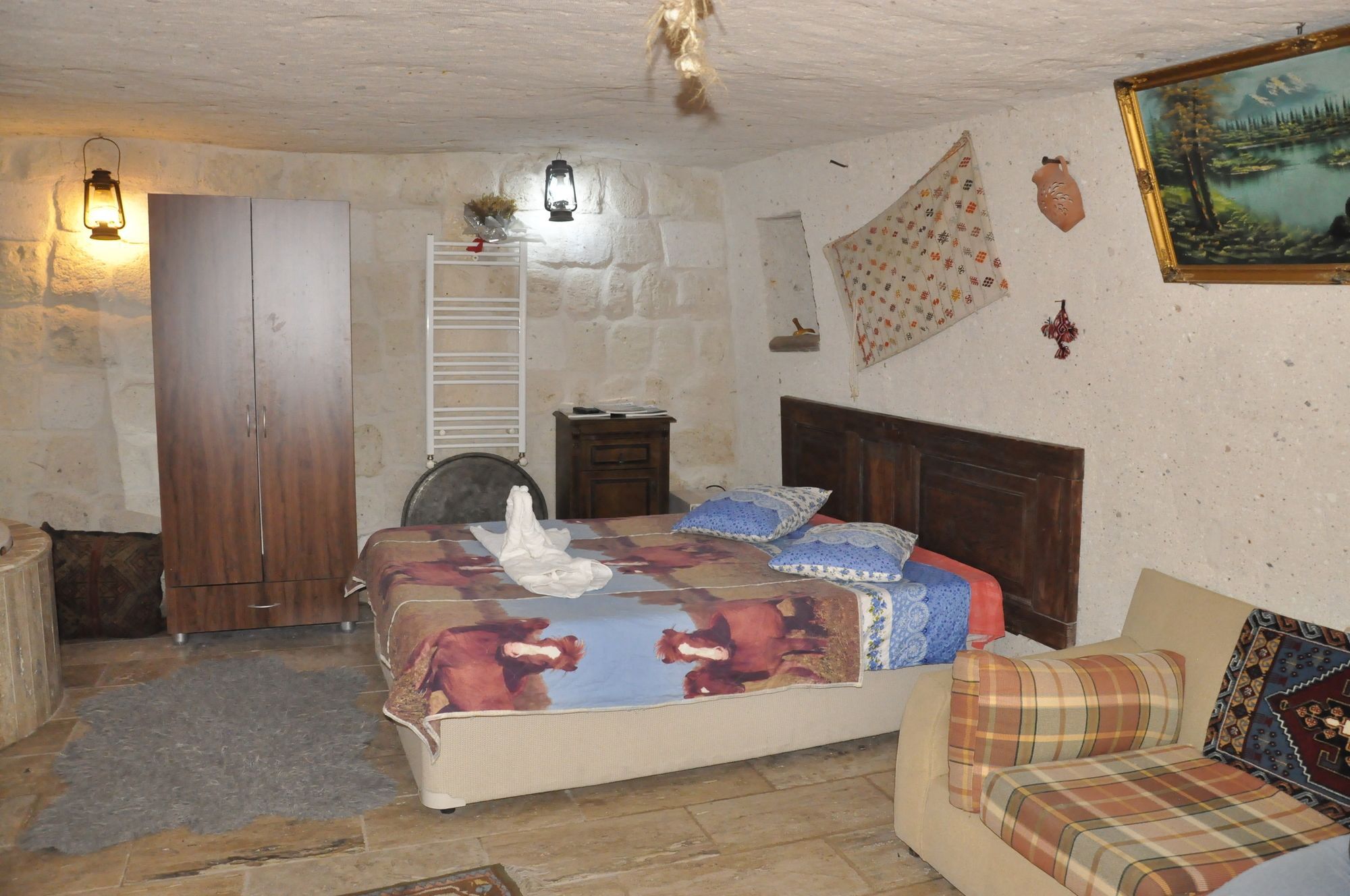 Crazy Horse Pension Ortahisar ภายนอก รูปภาพ