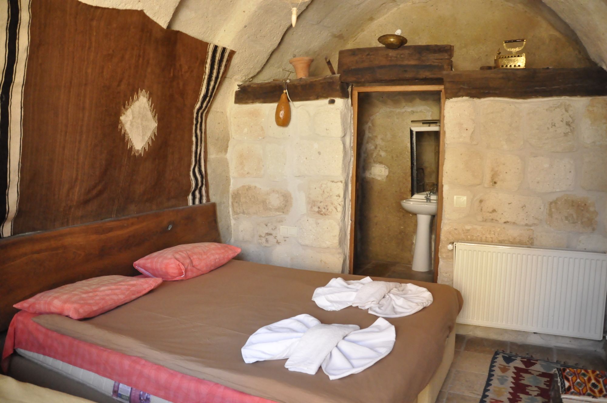 Crazy Horse Pension Ortahisar ภายนอก รูปภาพ