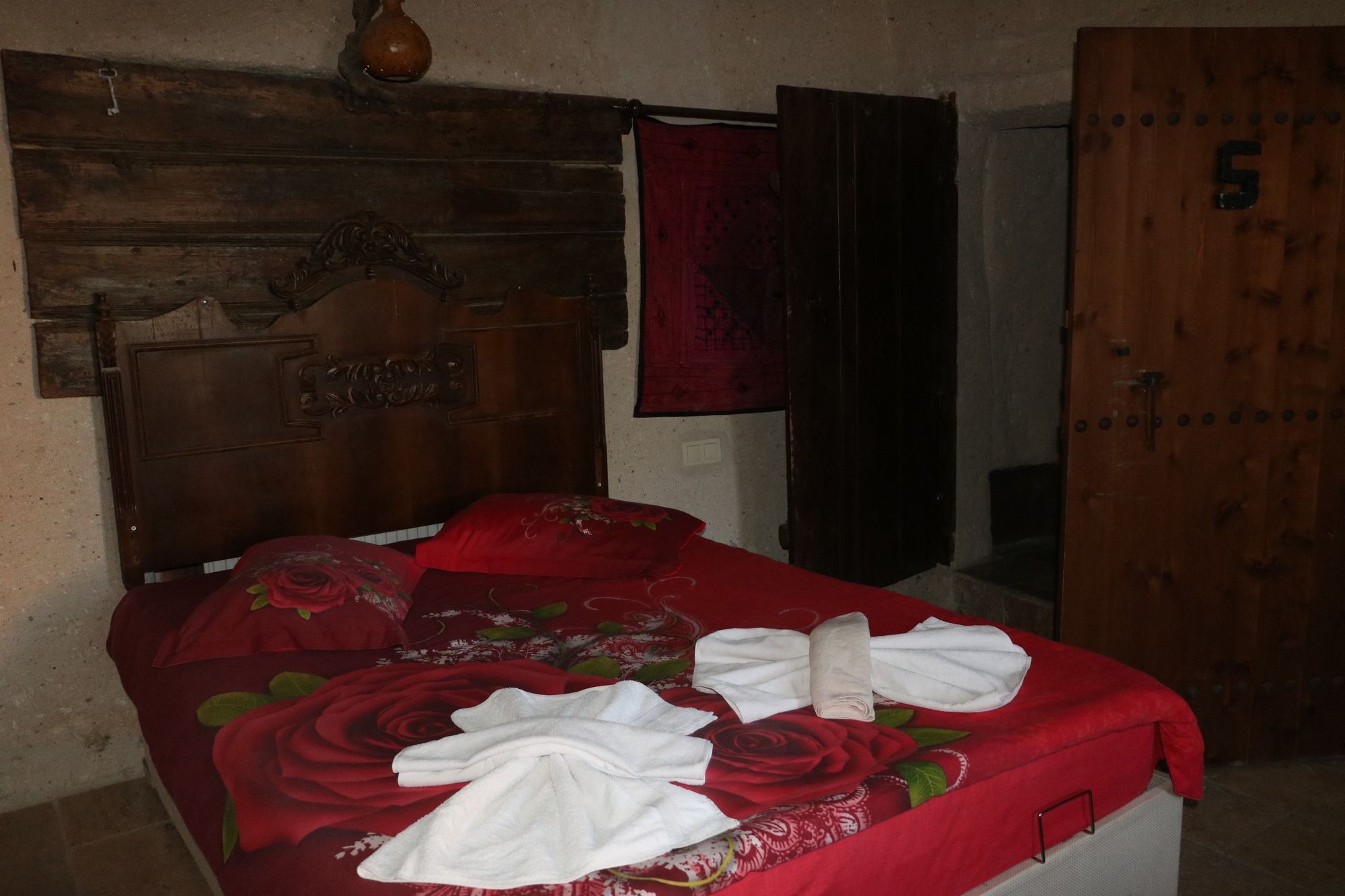 Crazy Horse Pension Ortahisar ภายนอก รูปภาพ