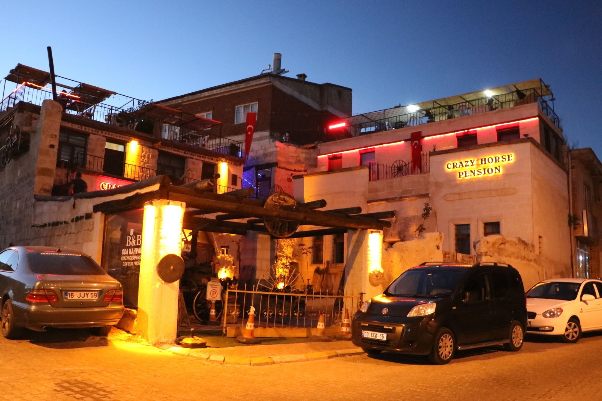 Crazy Horse Pension Ortahisar ภายนอก รูปภาพ